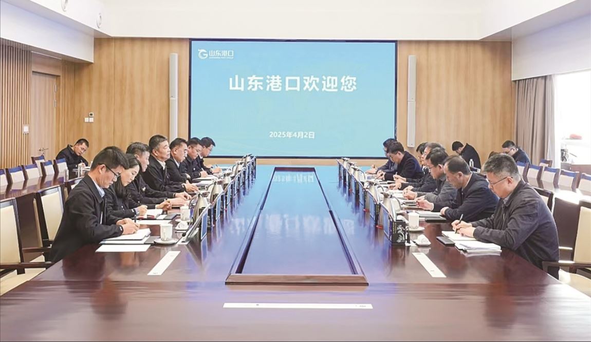 出版集团党委书记、董事长刘文强带队赴山东省港口集团学习交流